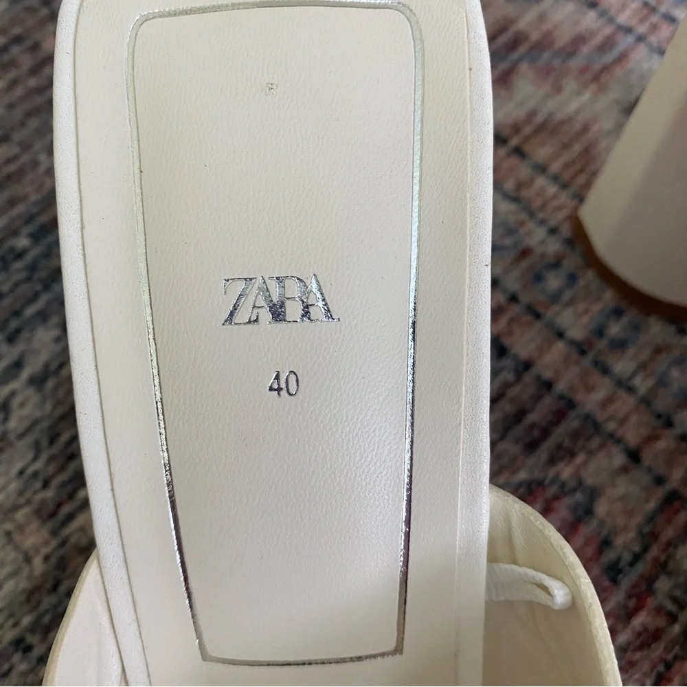 NWOT ZARA‎ Square Toe Twist Heels